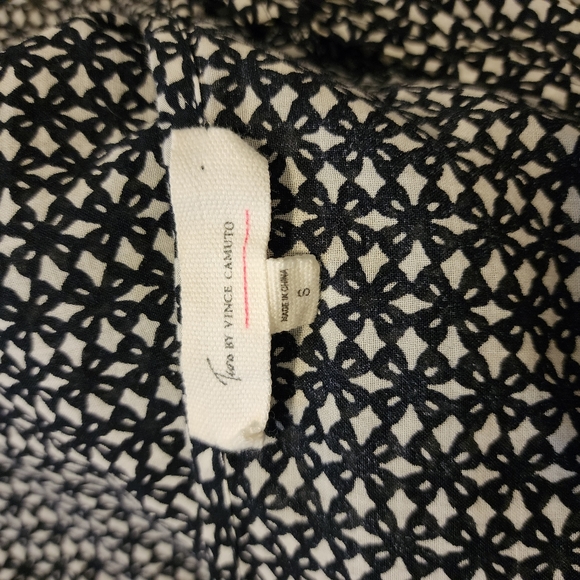 ✨2 for $5✨ Vince Camuto Black and White Patterned Peasant Blouse Size Small - Picture 7 of 8